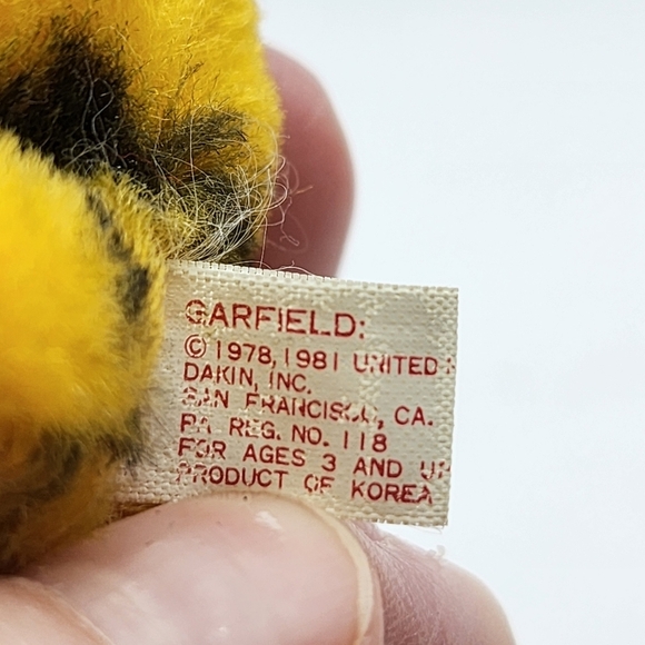 1981 Garfield Plush Hugger Pencil Top Dakin Swivel Head Santa Hat w Bell - Picture 5 of 6